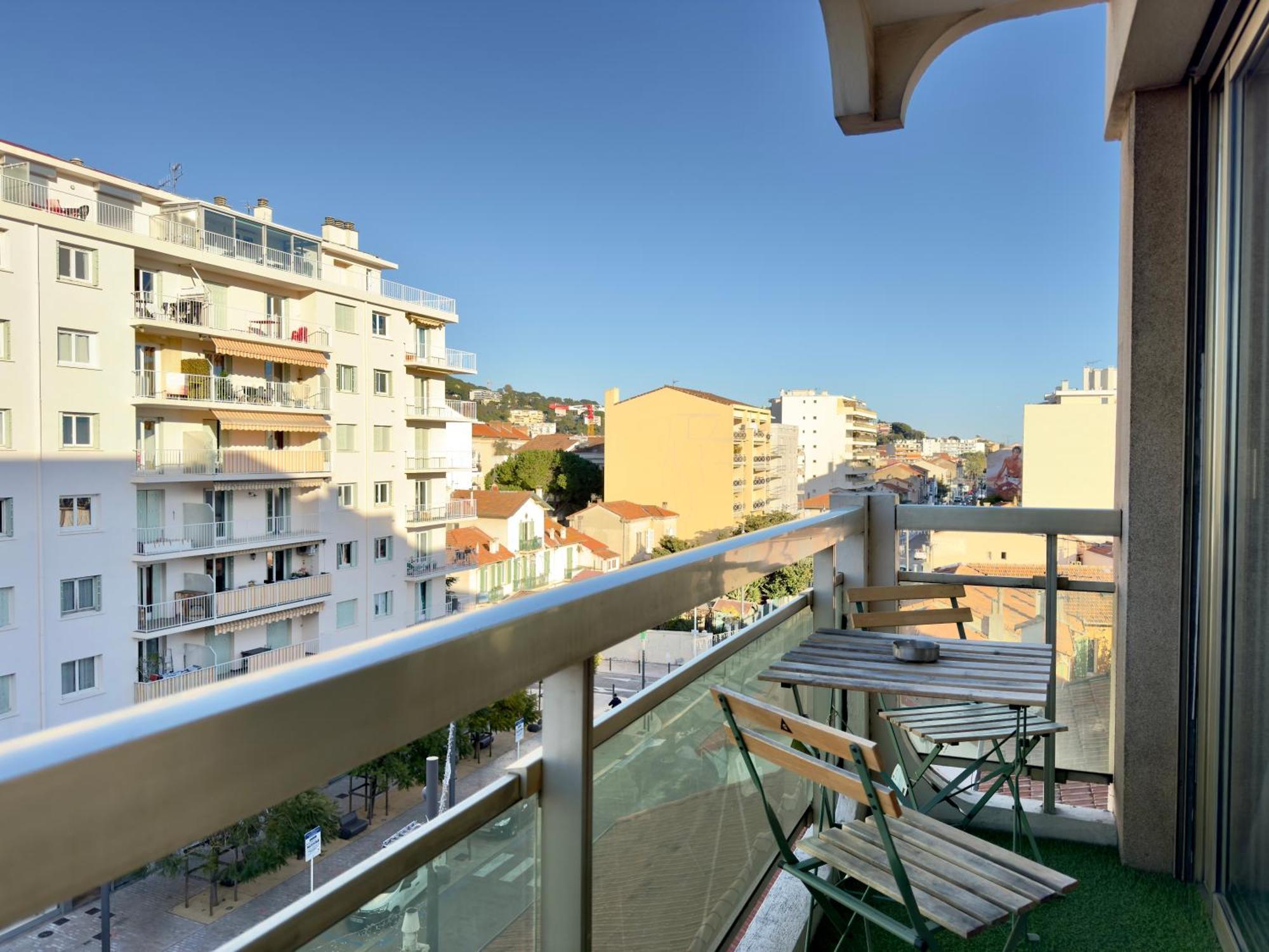 L'ALEXANDRA - TRÉS BEAU 2P - PARKING PRIVÉ - A 5min DES PLAGES DU MIDI Cannes Exterior foto